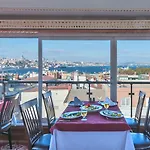 Golden Horn Hotell 4*