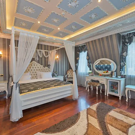 Golden Horn Hotel