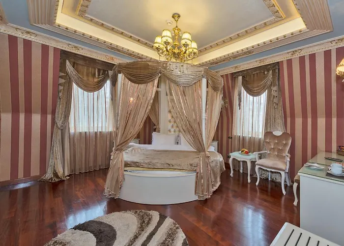 Golden Horn מלון 4*