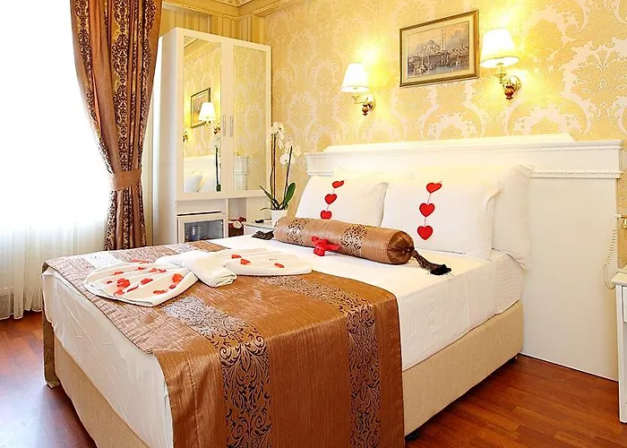 Golden Horn מלון 4*