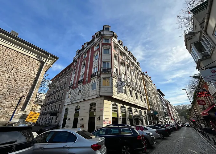 מלון Golden Horn 4*