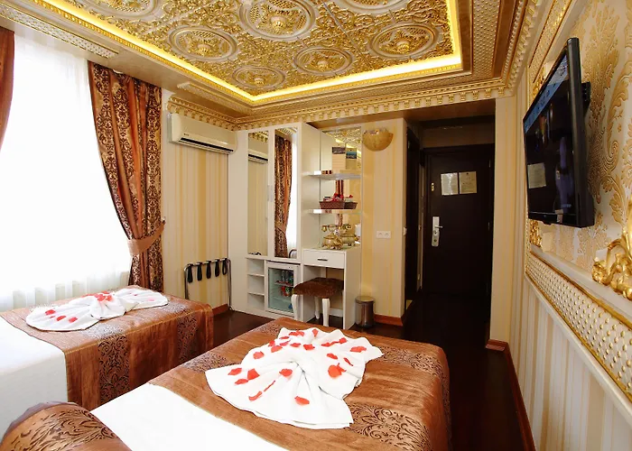 מלון Golden Horn 4*