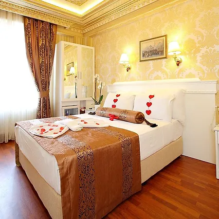 ゴールデン ホーン ホテル 4*